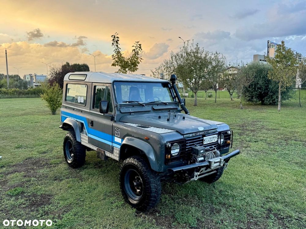 Land Rover Defender - 7