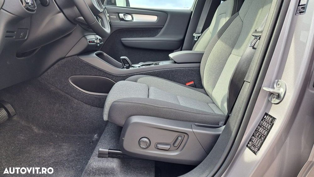 Volvo XC 40 B3 AT FWD MHEV Plus Dark - 15