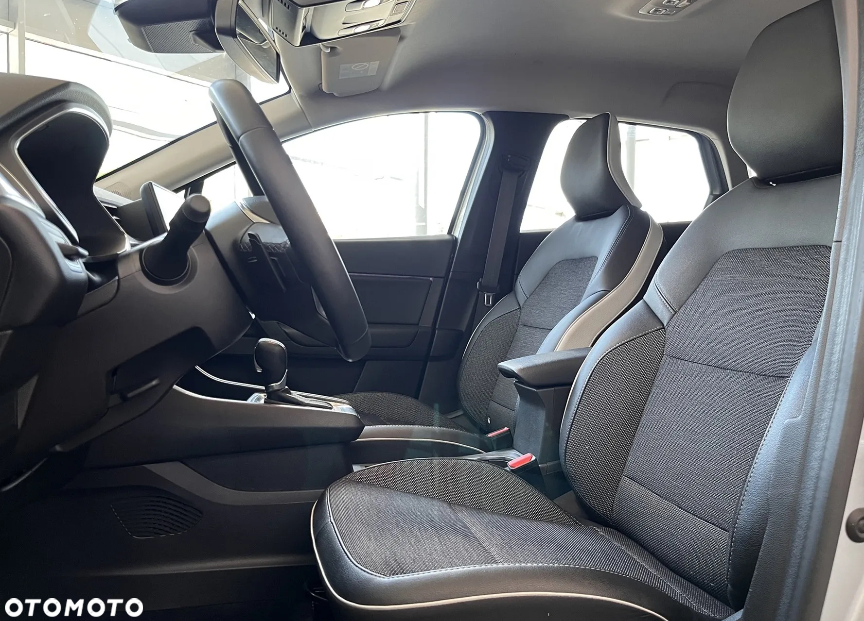 Renault Captur TCe 140 EDC GPF INTENS - 19