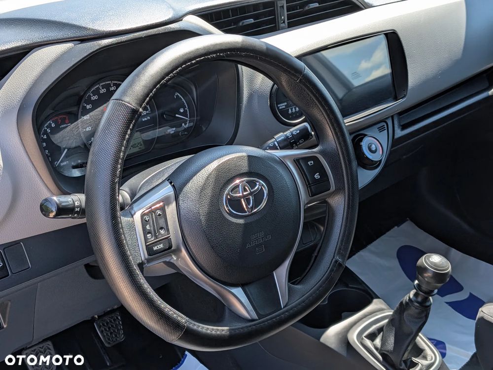 Toyota Yaris 1.5 Premium - 32