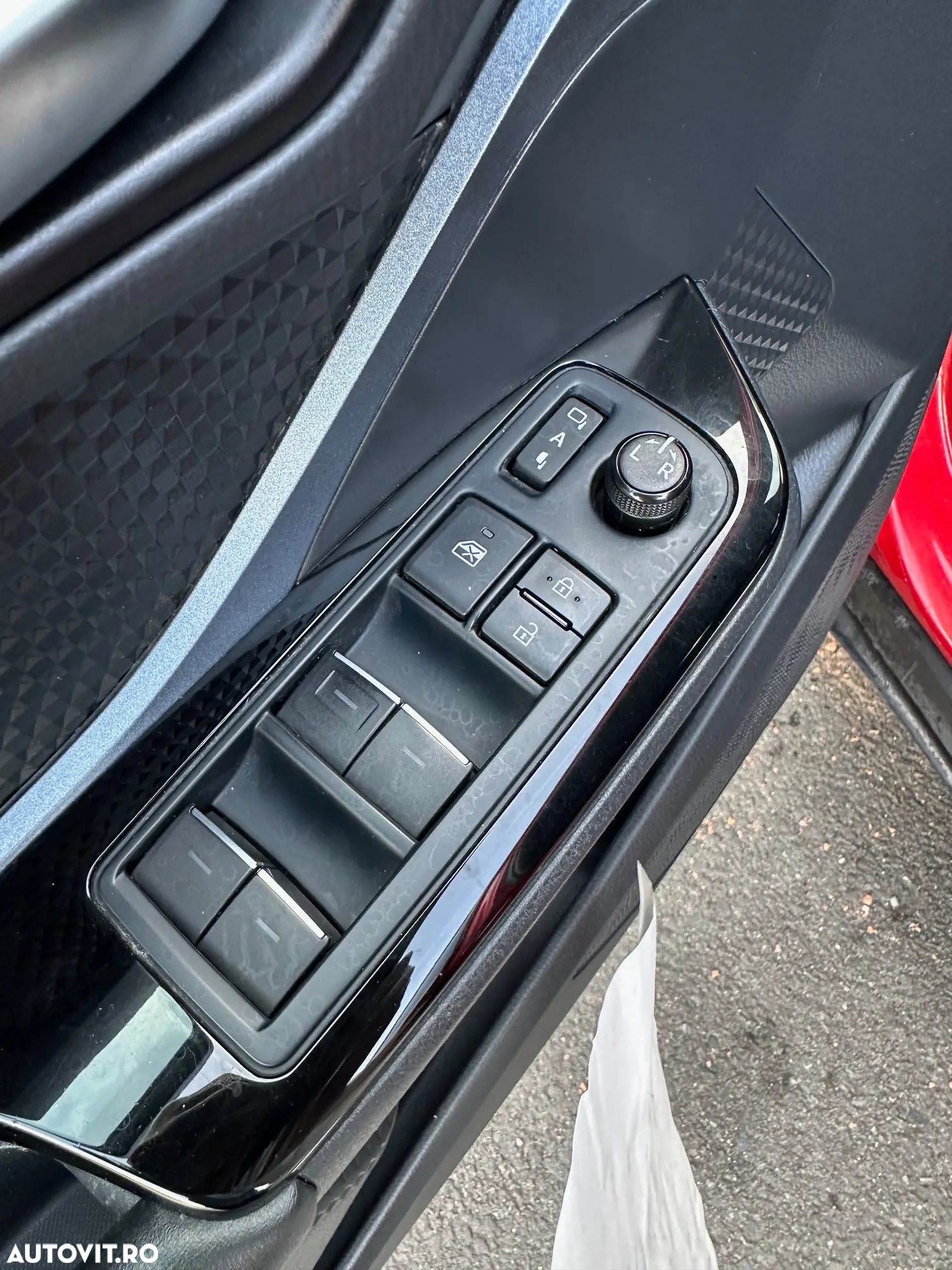 Toyota C-HR 2.0 HSD 184 CP 4x2 CVT Classy - 27