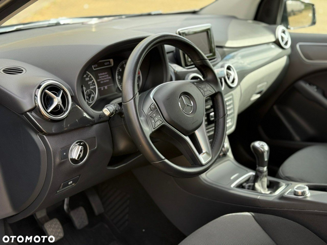 Mercedes-Benz Klasa B 180 BlueEFFICIENCY Edition Style - 17