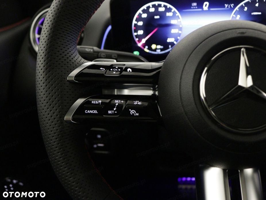 Mercedes-Benz GLB 200 AMG Line 7G-DCT - 9