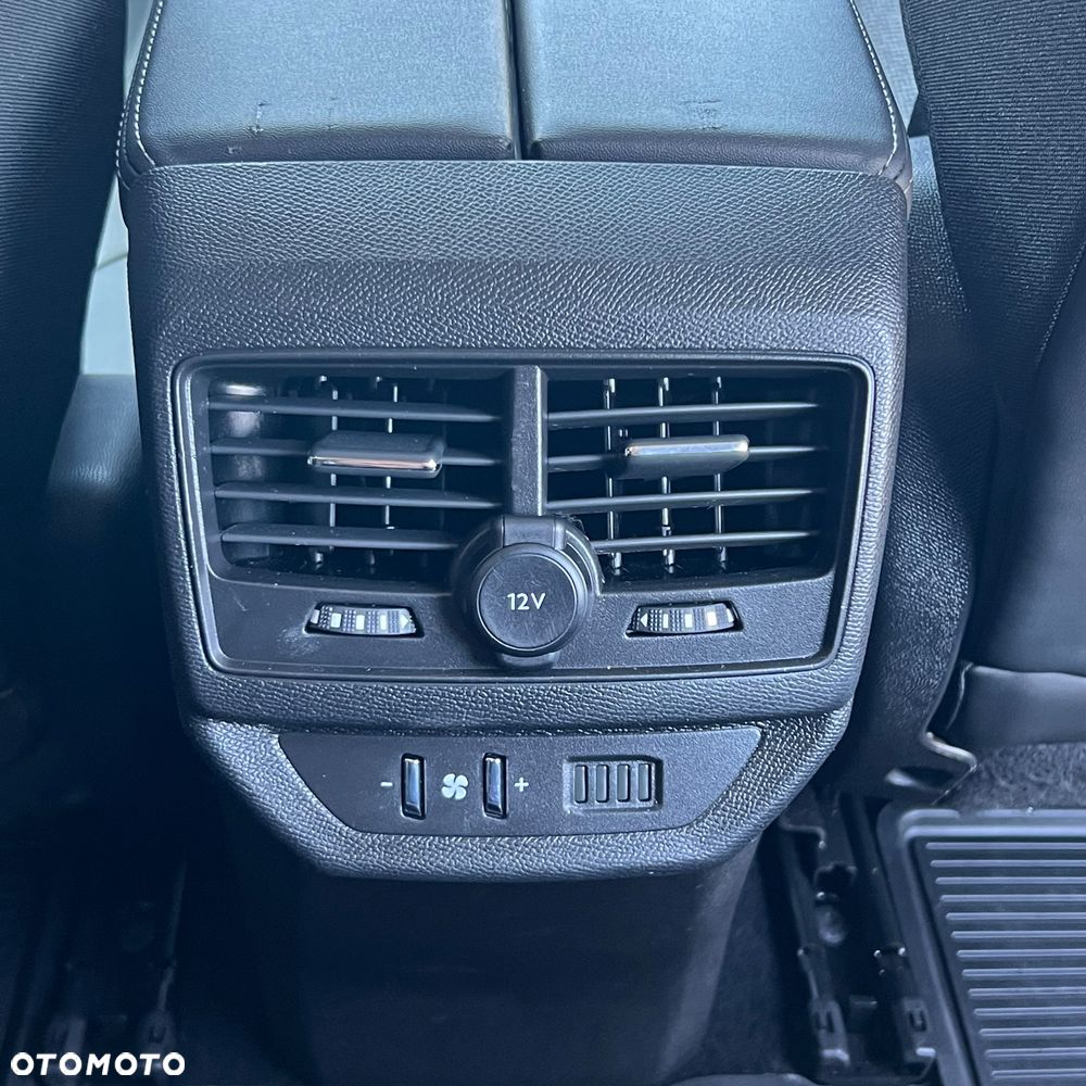 Peugeot 5008 1.5 BlueHDi Allure S&S EAT8 - 36