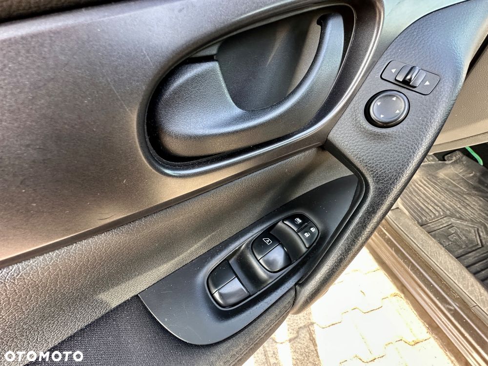 Nissan Qashqai - 12