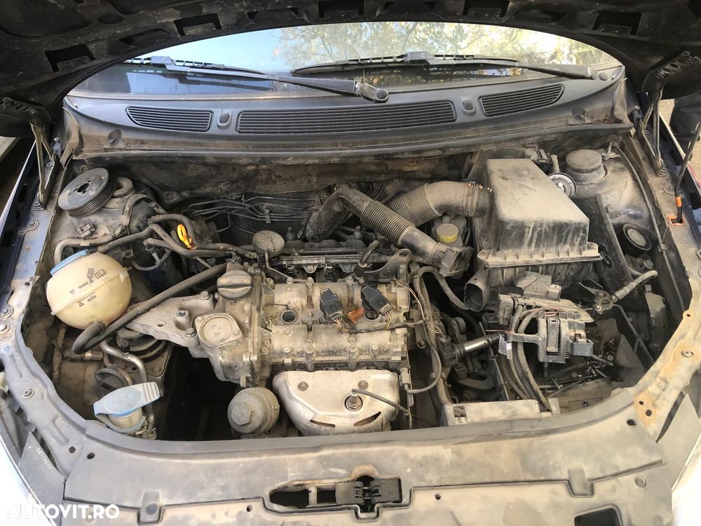 Dezmembrez Skoda Fabia 2 facelift albastru 1.2 benzina 2011 - 8