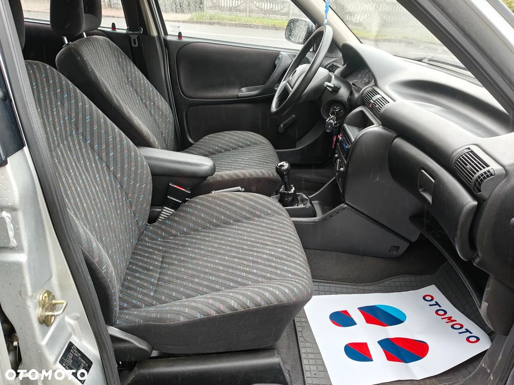 Opel Astra 1.4 Base - 27