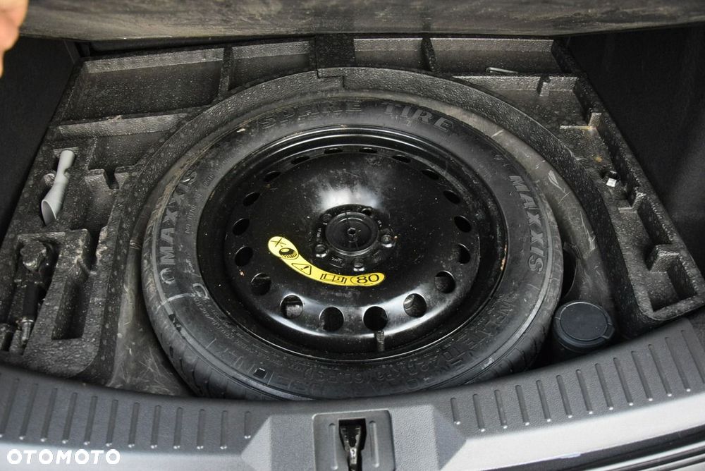 Ford Kuga 2.0 TDCi 2x4 Titanium - 21