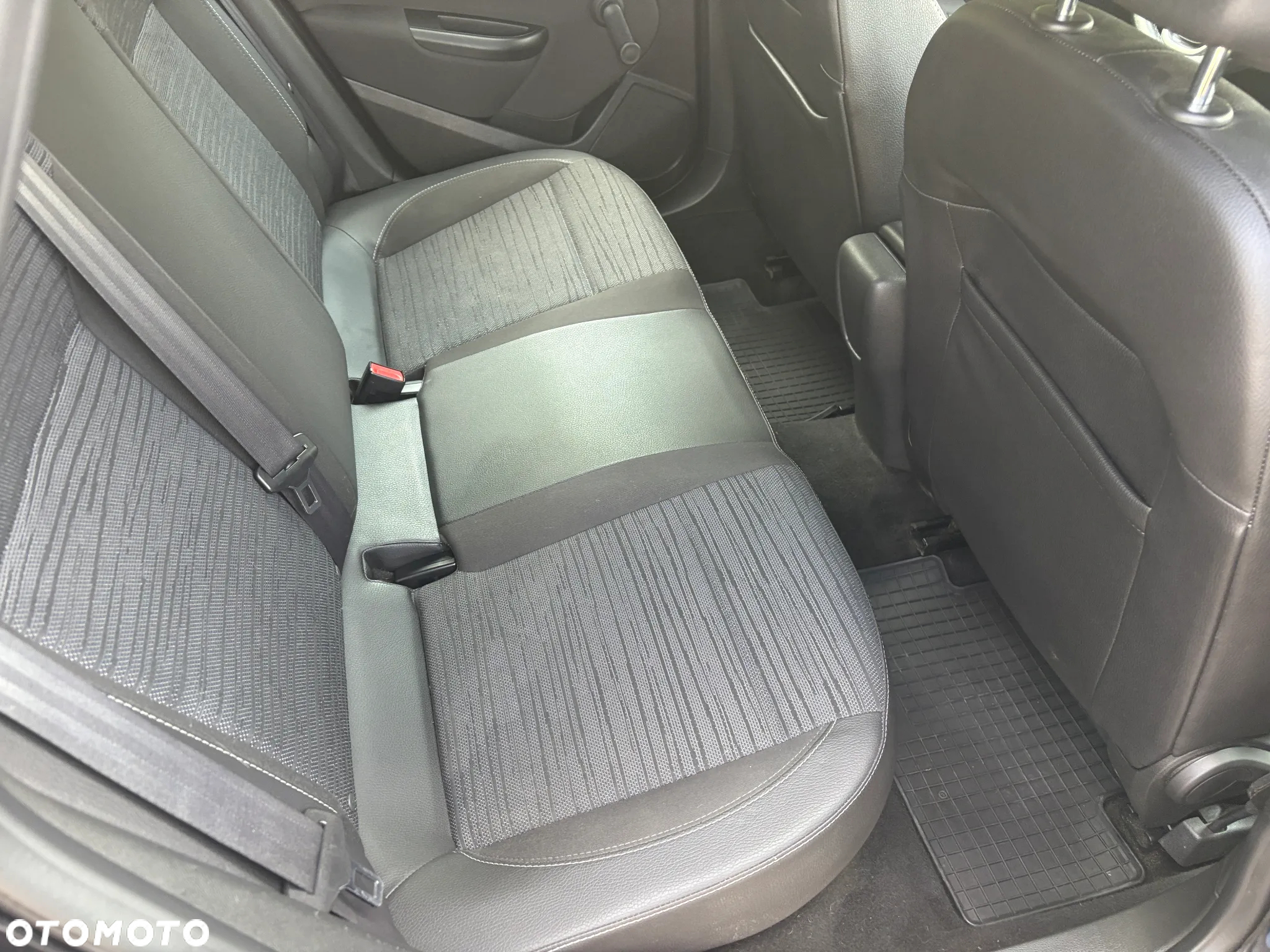 Opel Astra IV 1.4 T Cosmo - 14