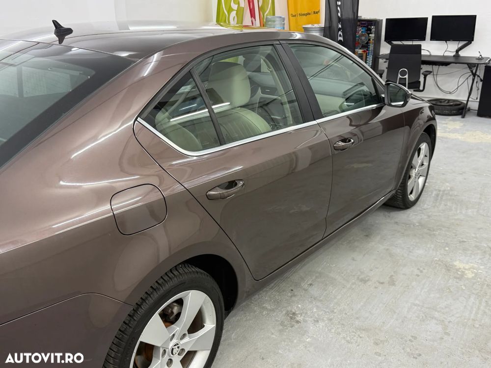 Skoda Octavia 1.6 TDI ELEGANCE DSG - 35