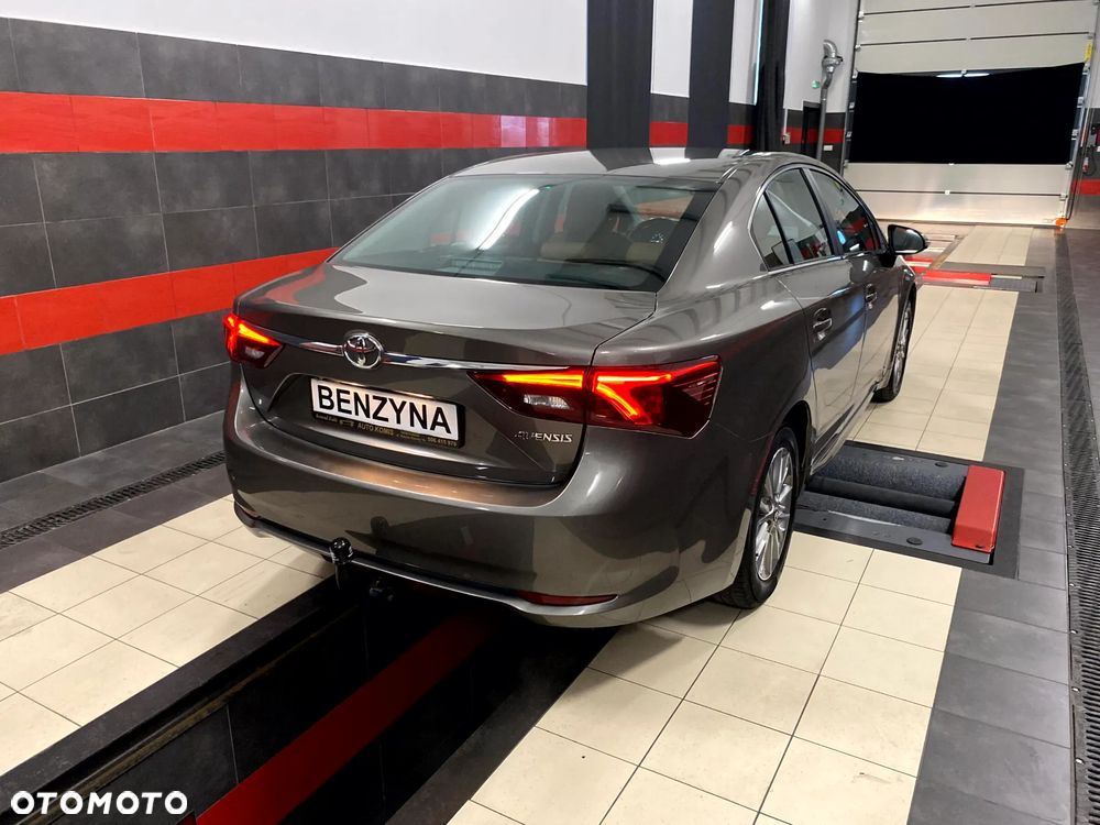 Toyota Avensis 1.8 Premium MS - 8