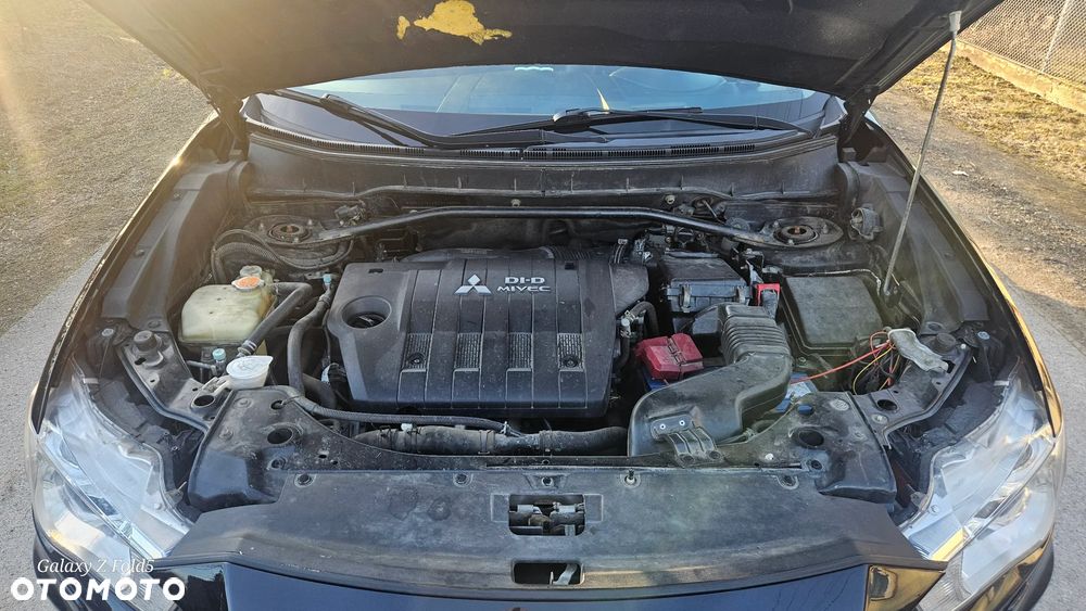 Mitsubishi Outlander - 23