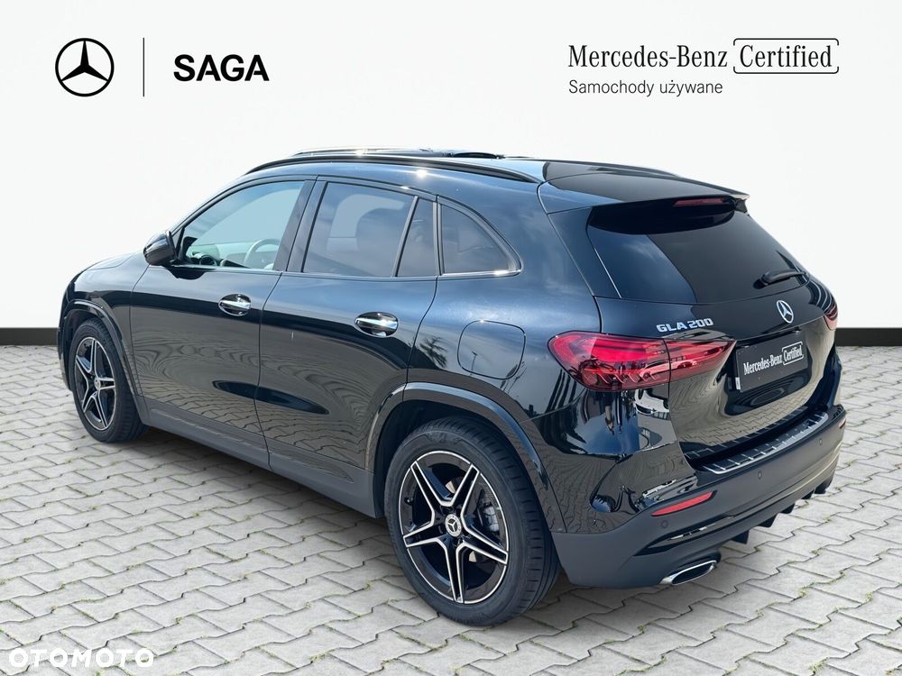 Mercedes-Benz GLA - 8
