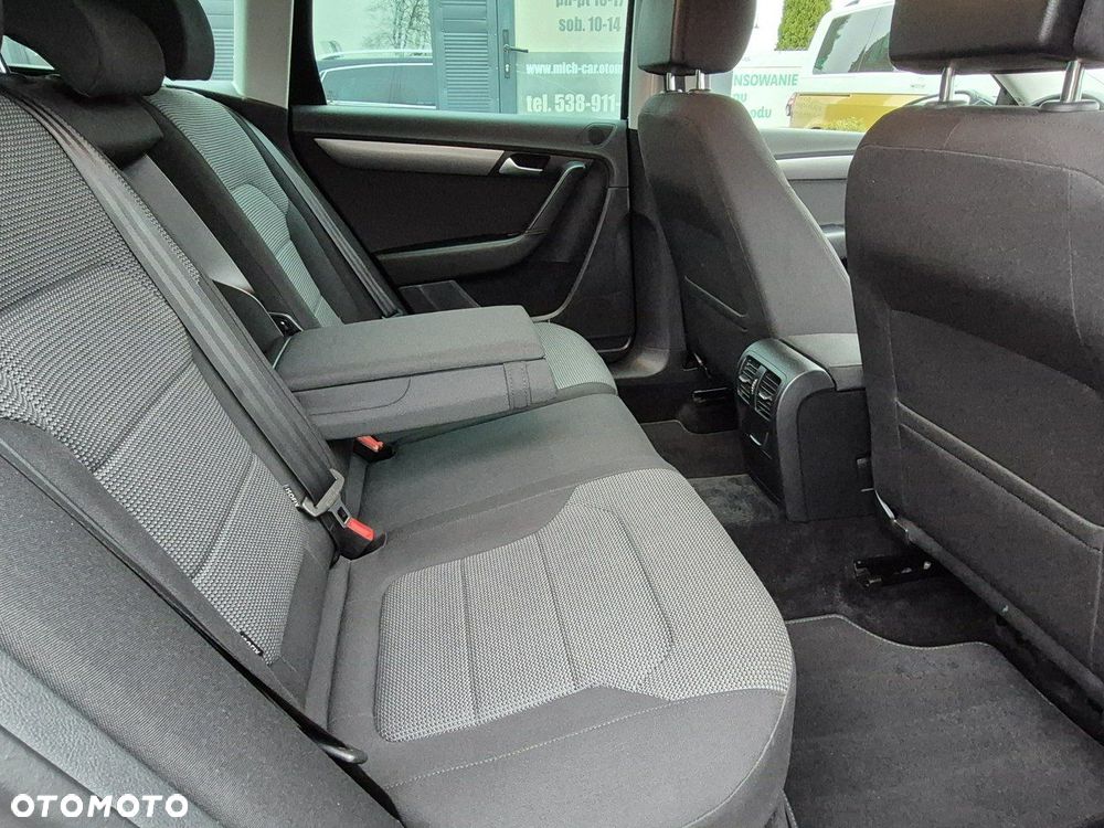 Volkswagen Passat - 10