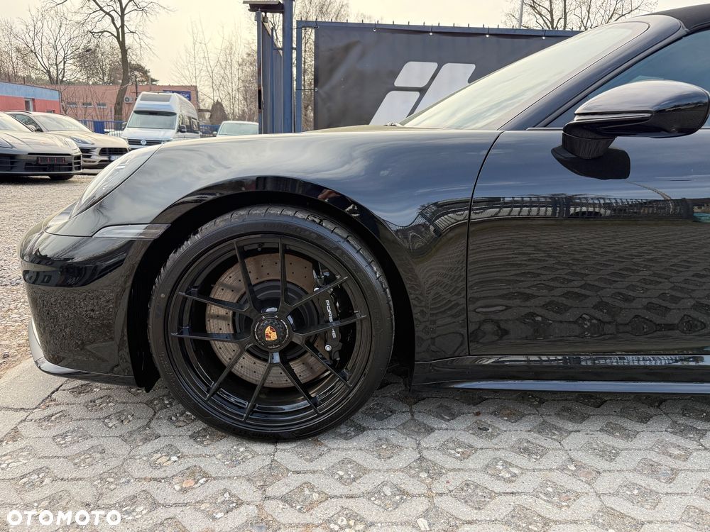Porsche 911 Targa 4 GTS PDK - 16