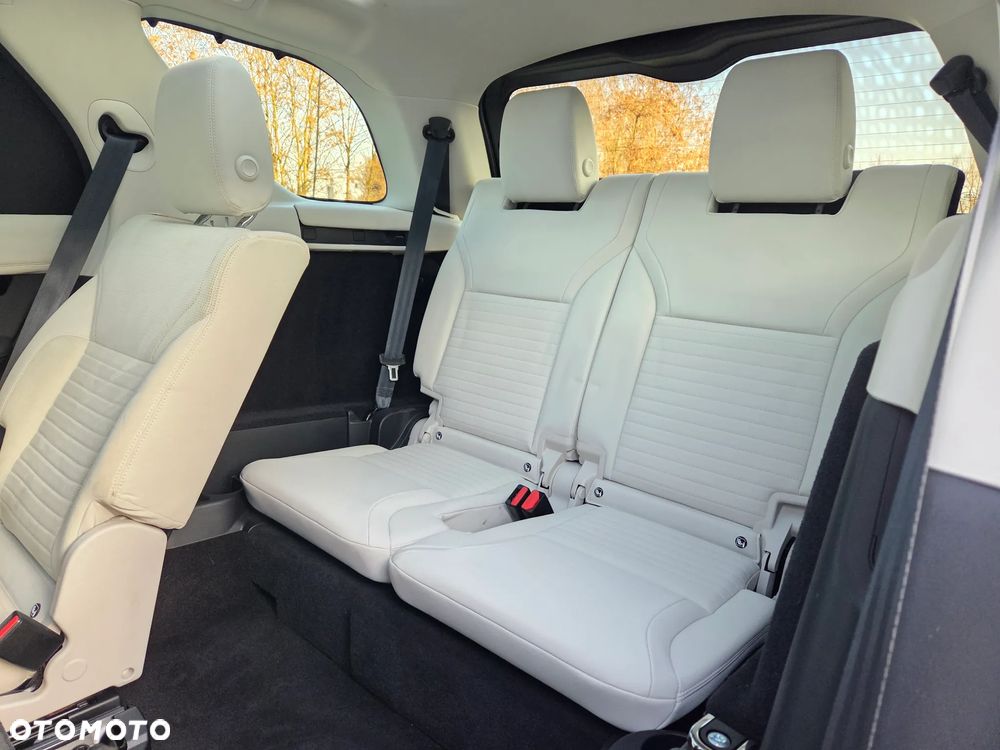 Land Rover Discovery 3.0 D250 mHEV SE - 39