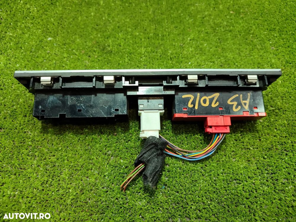 PANOU CONTROL AVARIE / TRACTIUNE (2 BUC.) AUDI A3 2.0 DIESEL 2012 COD OEM 8P0927137 / 2012-2020 - 5