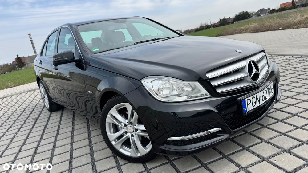 Mercedes-Benz Klasa C 180 CGI BlueEff Elegance - 3