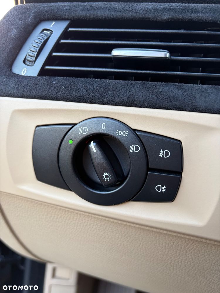 BMW Seria 3 330d - 22