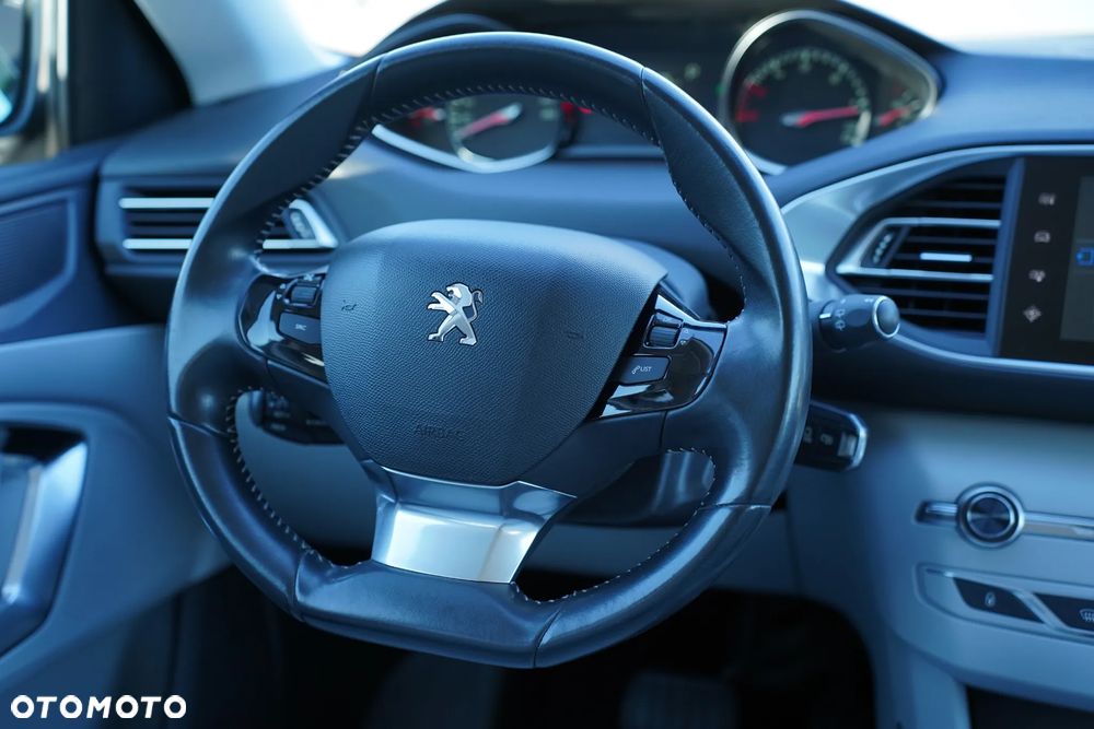 Peugeot 308 SW BlueHDi 150 EAT6 Stop & Start Allure - 27