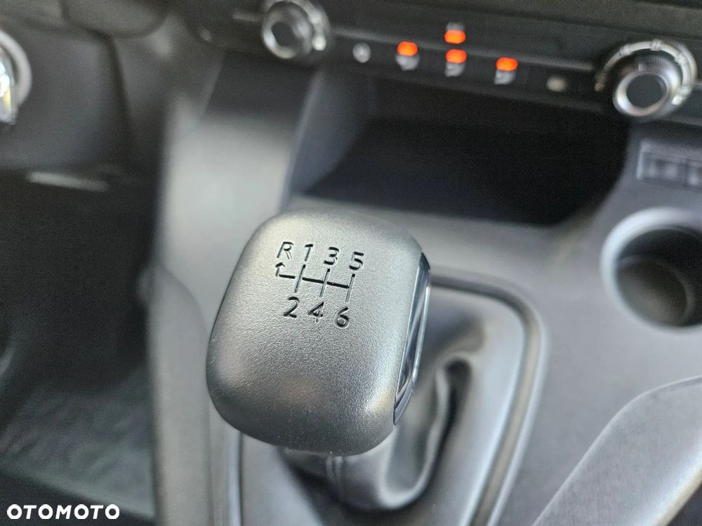 Opel Combo 1.2BENZ 110KM VAN - 13