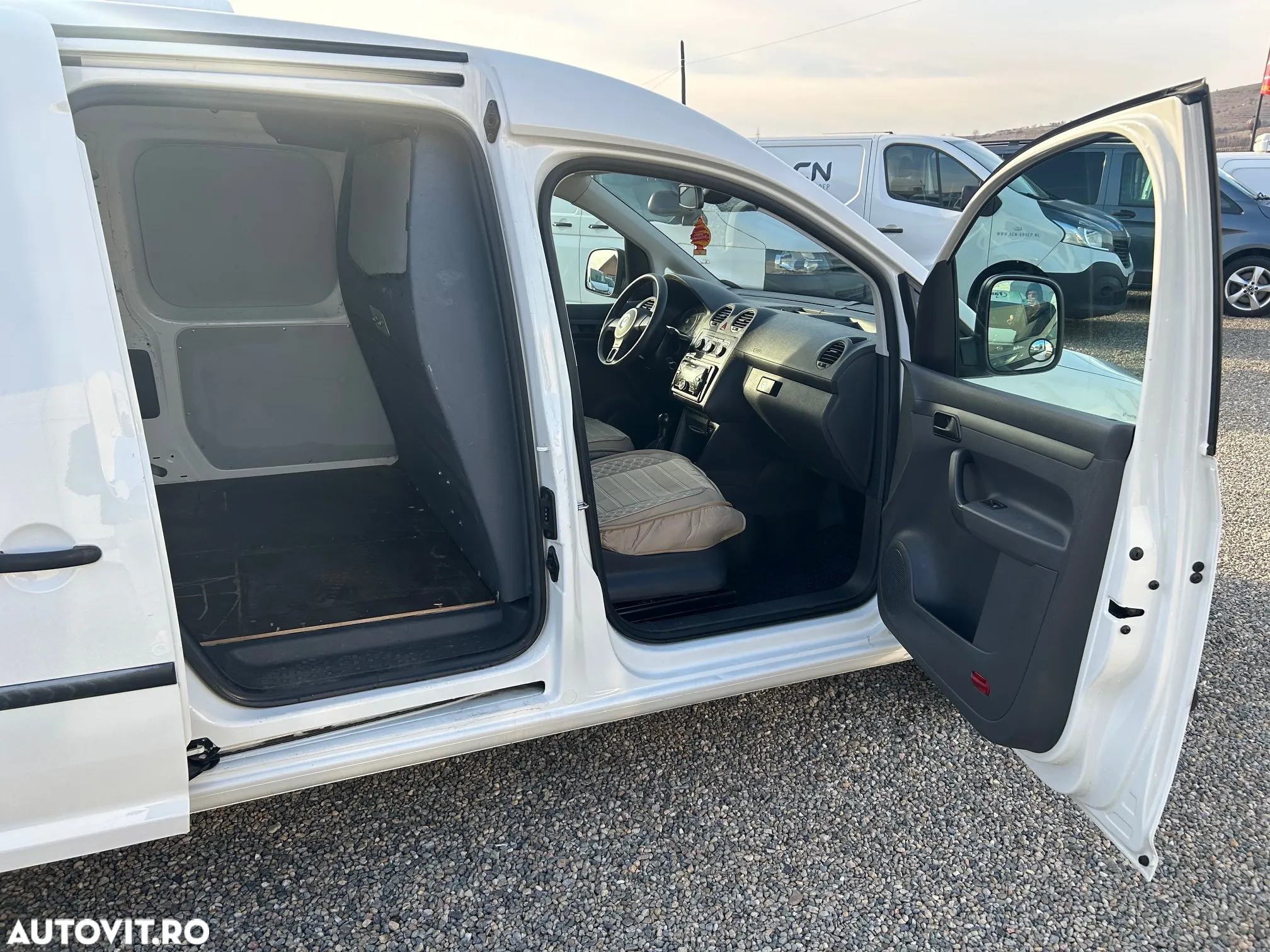 Volkswagen Caddy - 5