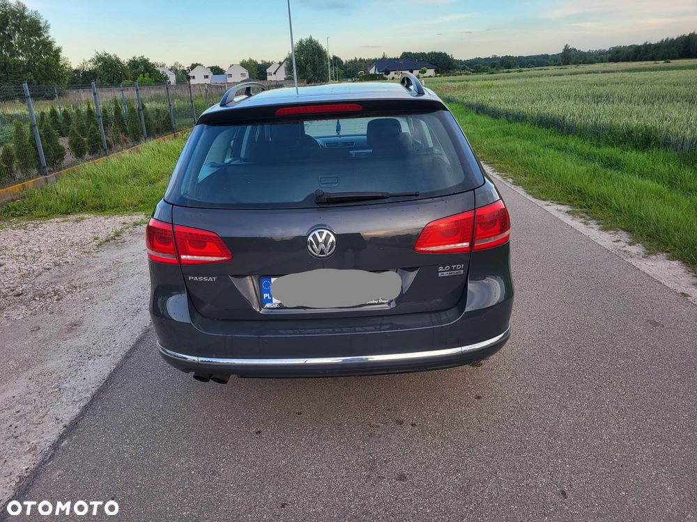 Volkswagen Passat 2.0 TDI Highline - 13