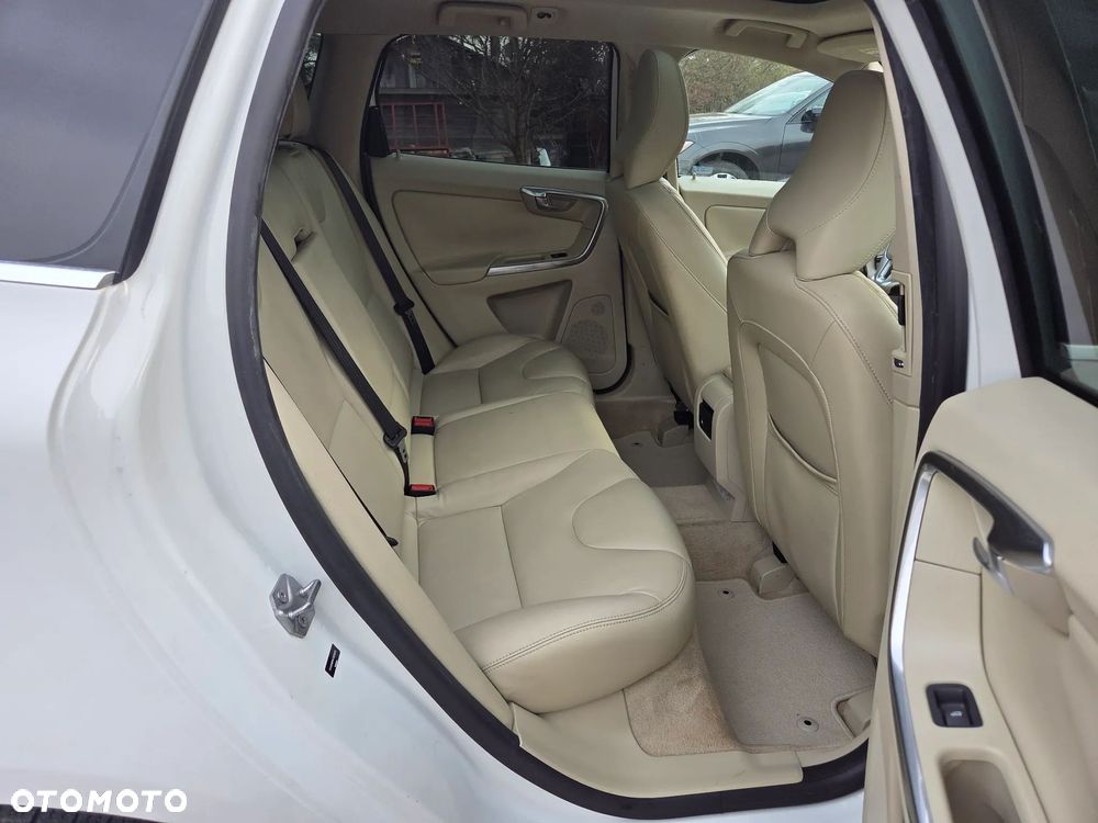 Volvo XC 60 T5 Drive-E Summum - 6