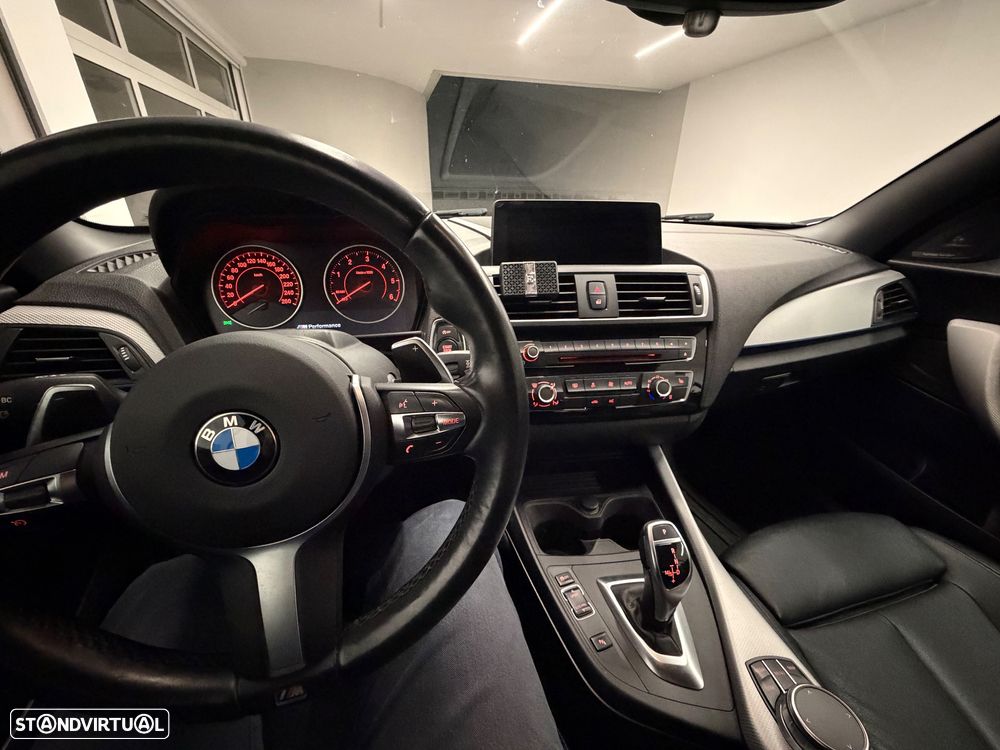 BMW 220 d Cabrio Pack M Auto - 31