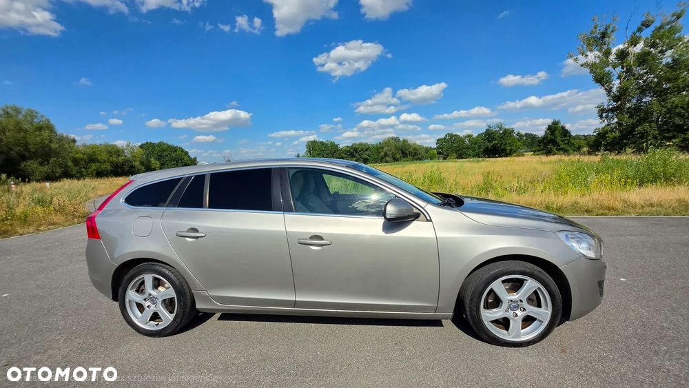 Volvo V60 D4 Momentum - 4