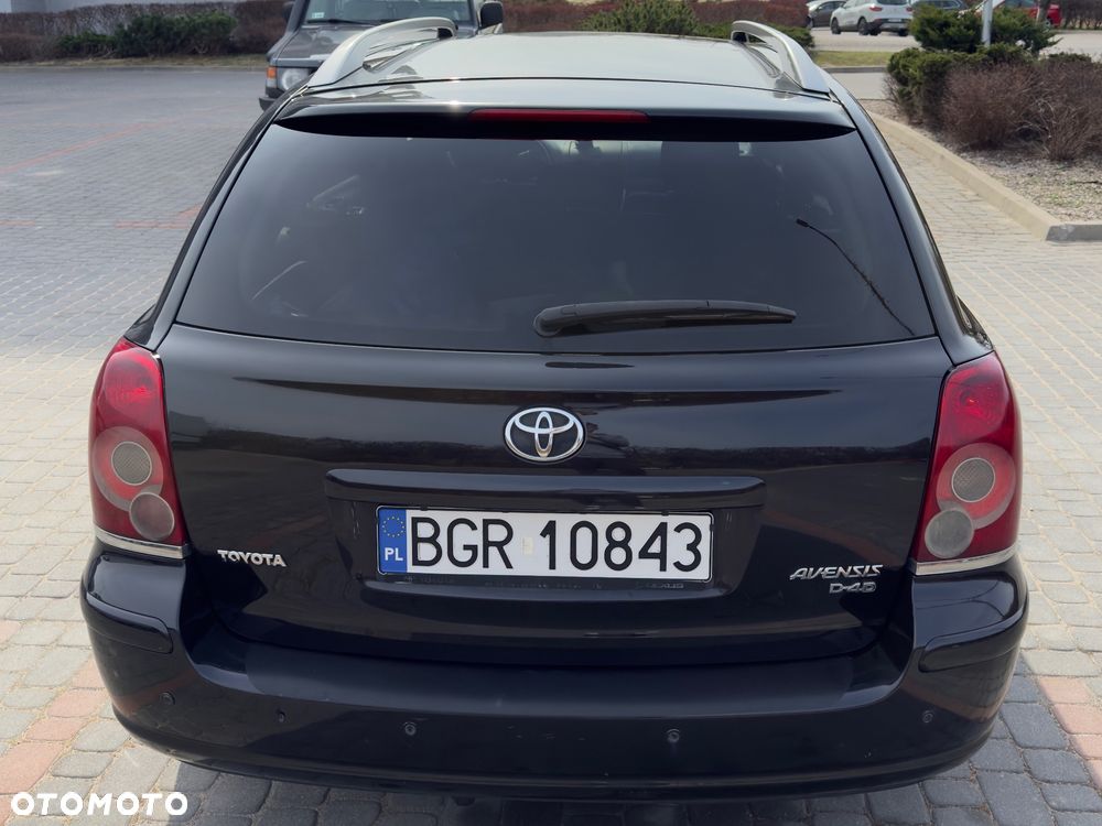 Toyota Avensis - 13