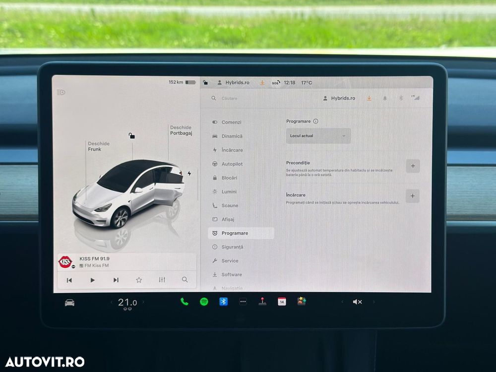 Tesla Model Y Long Range Dual Motor AWD - 32