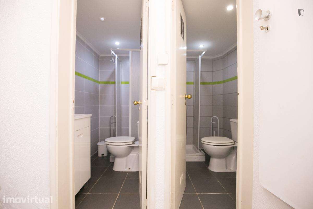 Quarto - localizado em Alameda Lisbon - Grande imagem: 3/10