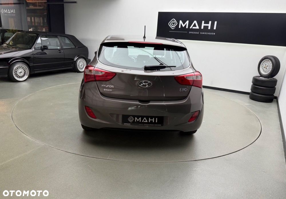 Hyundai i30 1.6 CRDI Trend - 11