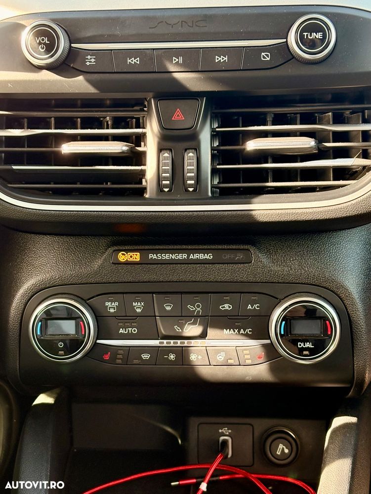 Ford Focus 1.0 EcoBoost ST-Line - 12