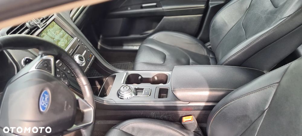 Ford Fusion 2.0 EcoBoost Titanium - 11