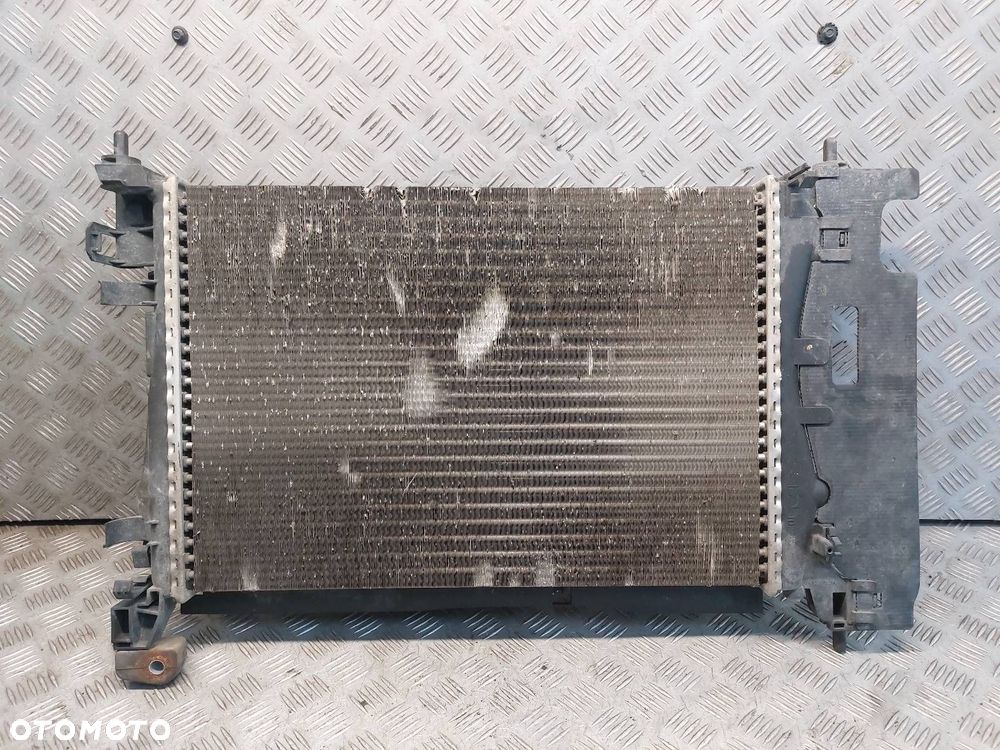 CHŁODNICA WODY + WENTYLATOR FIAT GRANDE PUNTO I 1.4 8V - 4