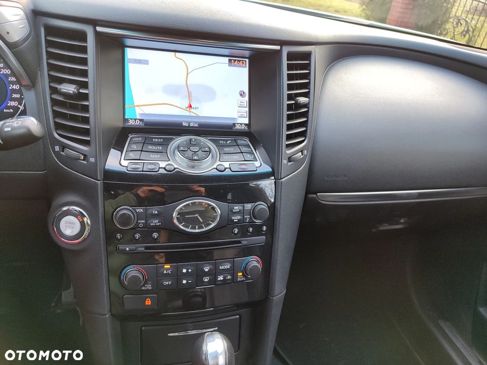 Infiniti QX70 3.0d S - 20