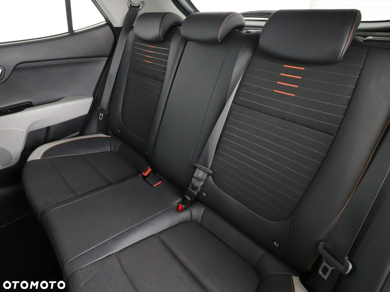 Kia Stonic 1.0 T-GDI 120 Spirit - 17