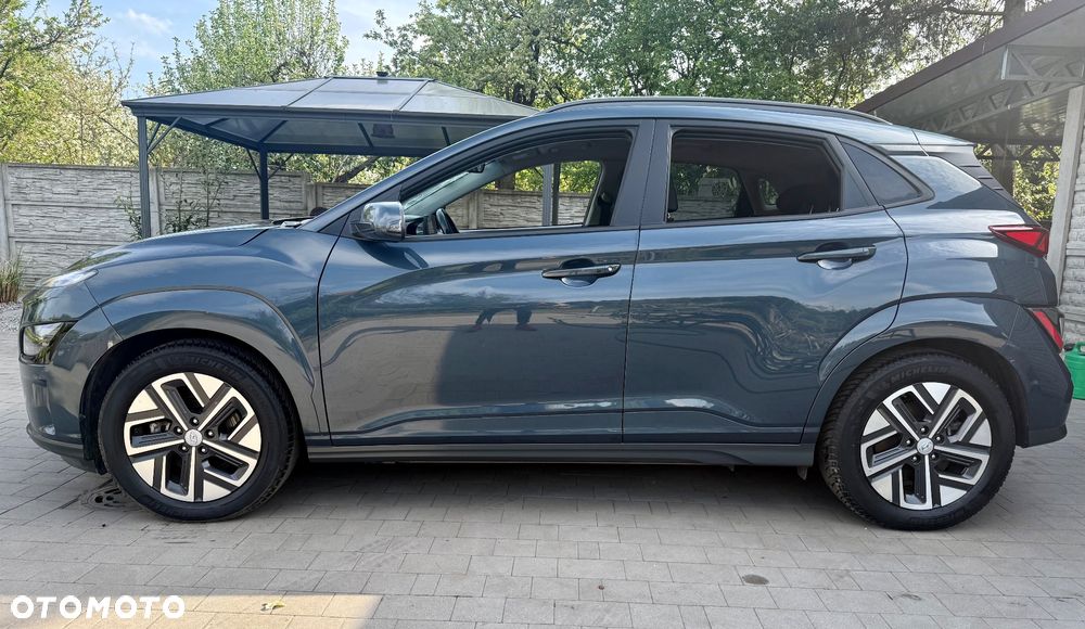 Hyundai Kona Premium - 2