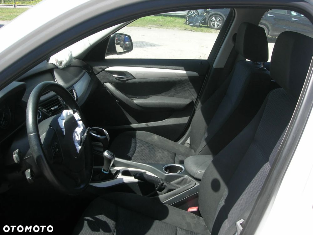 BMW X1 sDrive18d xLine - 12