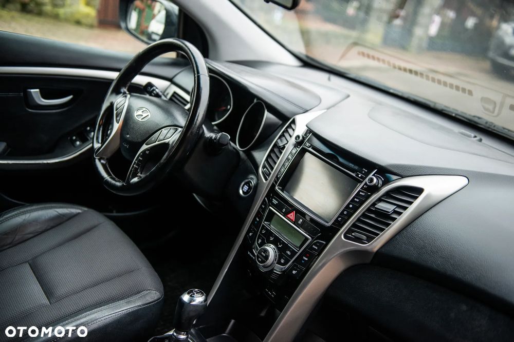 Hyundai i30 blue Kombi 1.6 GDi Passion - 28