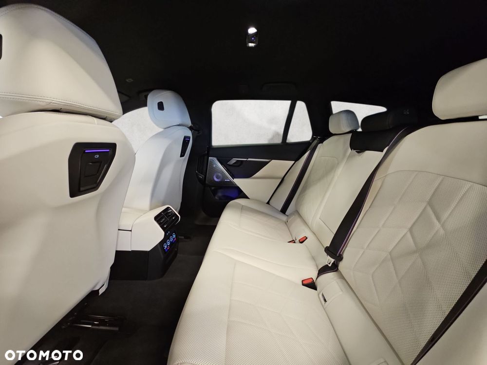 BMW Seria 5 - 13