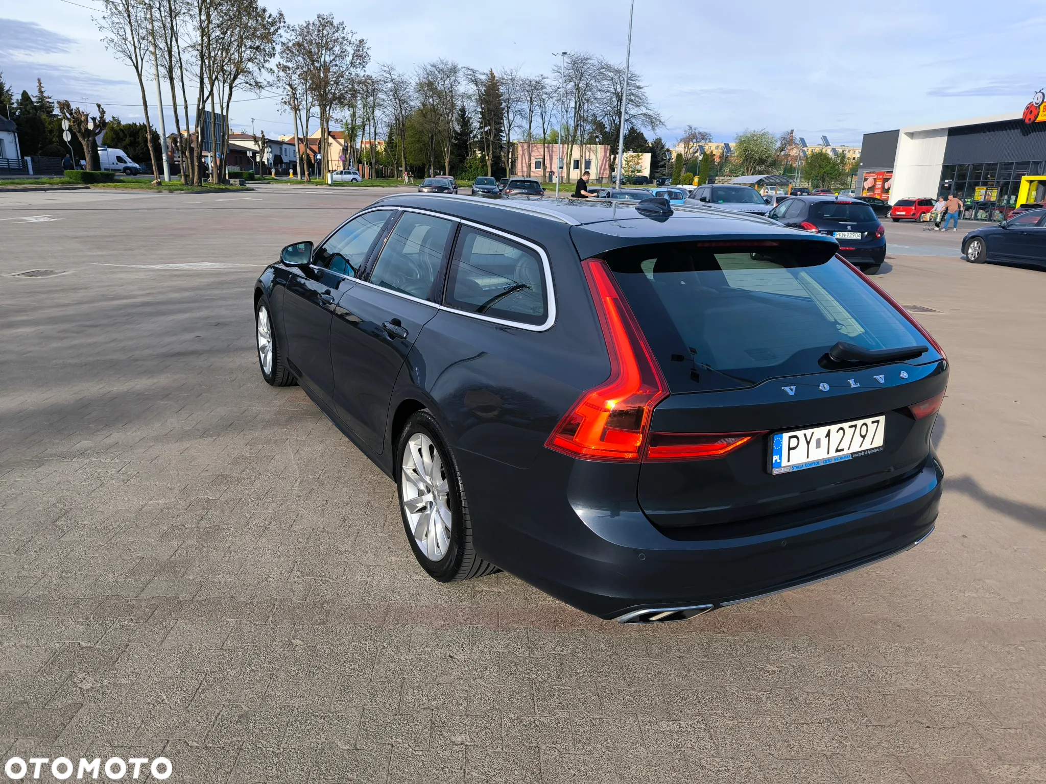 Volvo V90 D4 Geartronic Momentum - 4