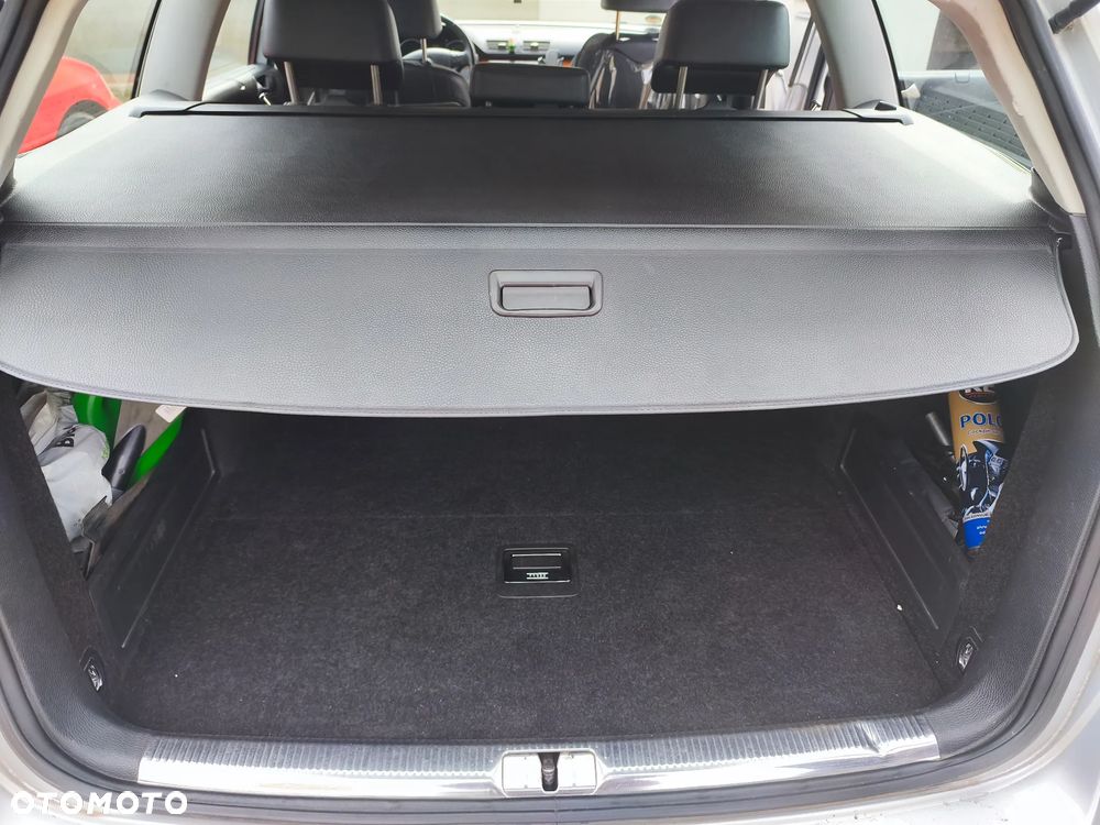 Volkswagen Passat 2.0 TDI DPF Highline - 14