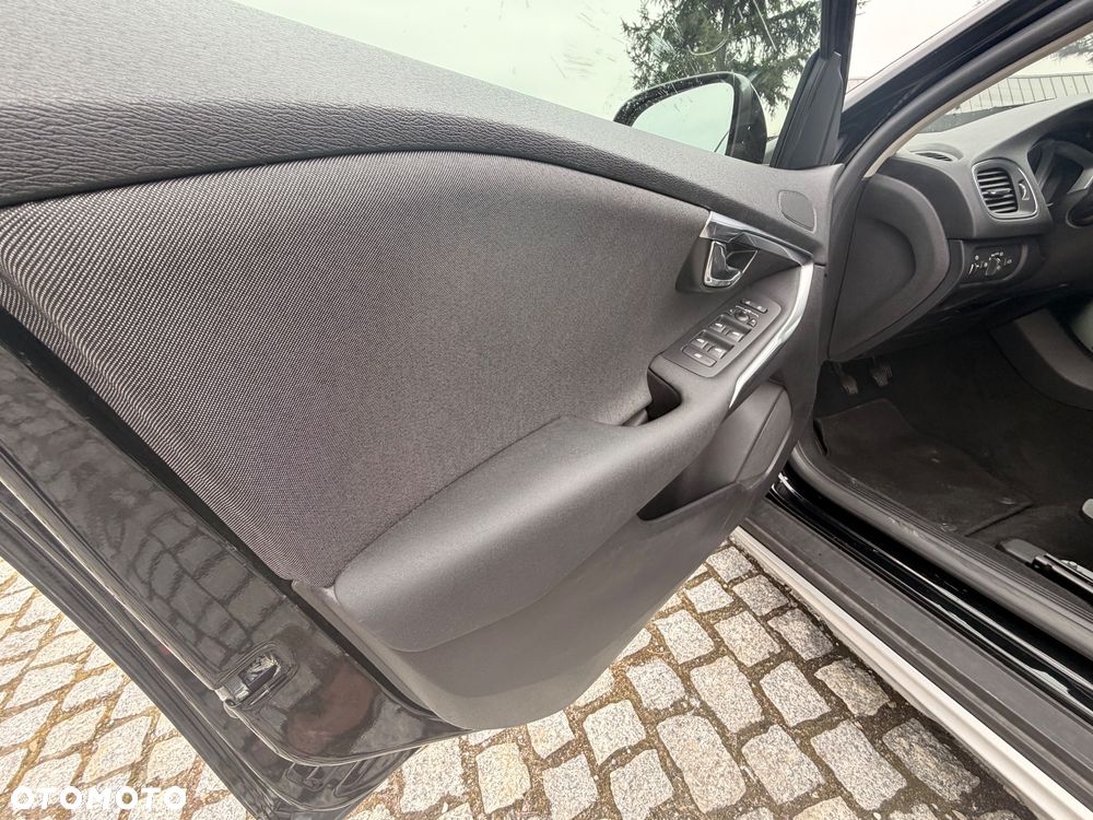 Volvo V40 T3 Inscription - 18