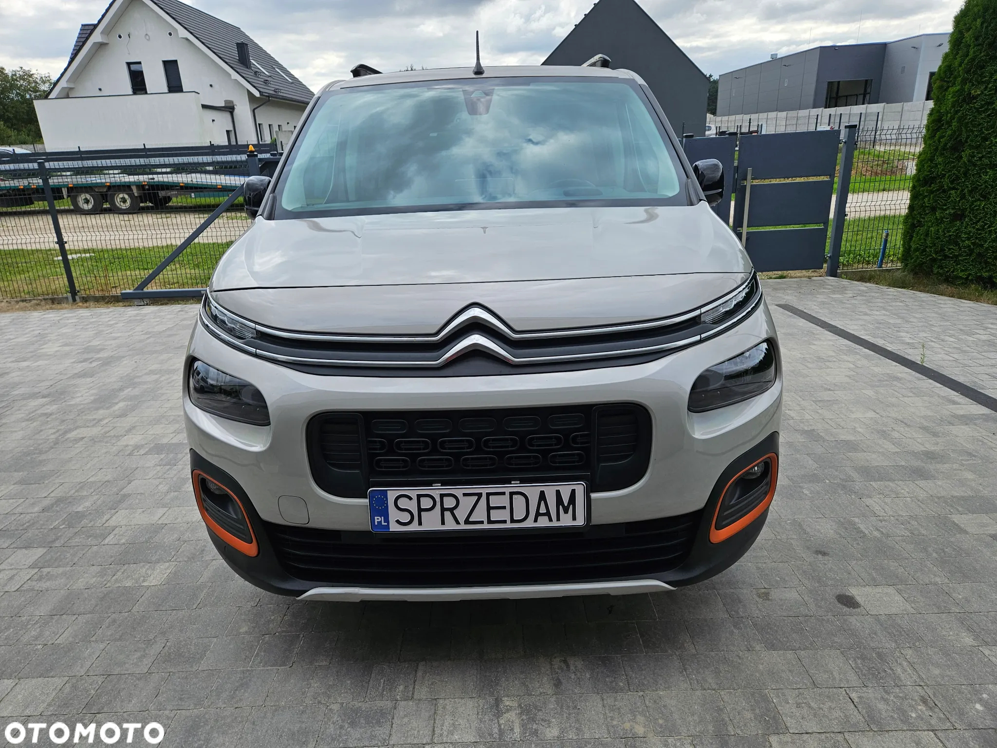 Citroën Berlingo M PureTech 130 EAT8 SHINE - 2