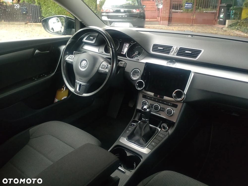 Volkswagen Passat 2.0 TSI Comfortline - 11