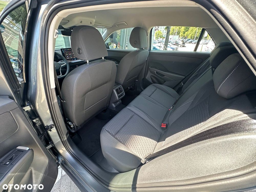 Volkswagen T-Roc 1.5 eTSI Life DSG - 23