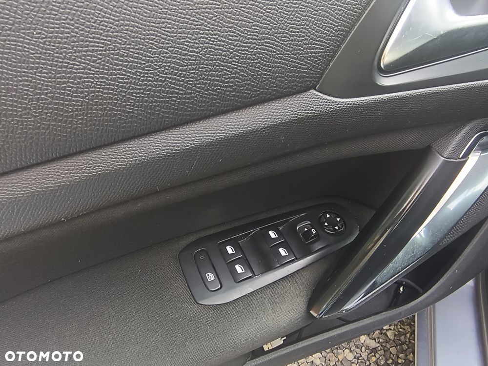 Peugeot 308 1.6 THP Access - 11